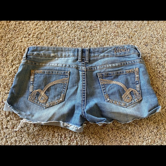 BKE blouse and vanity shorts - Picture 2 of 2